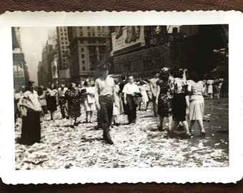 Authentic Original Vintage WWII End NYC Ticker Tape Parade Photo 1945 | Black & White Picture |Junk Journal Smash Book Scrapbook Collage