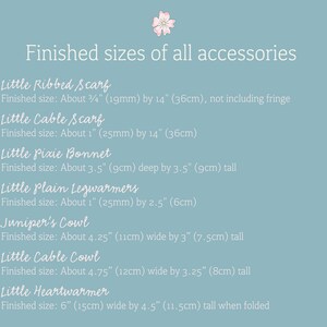 K&ouml;nnte beinhalten: Eine Tabelle mit den fertigen Gr&ouml;&szlig;en verschiedener gestrickter Accessoires, darunter ein Rippenschal, ein Kabelschals, eine Pixiem&uuml;tze, einfache Beinw&auml;rmer, ein Juniper-Schal, ein Kabelschals und ein Herzw&auml;rmer. Die Ma&szlig;e sind in Zoll und Zentimetern angegeben.