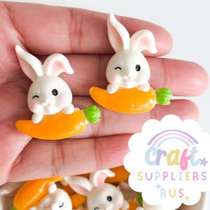 5 Stück Harz Hase mit Karotte Flachboden Anhänger, Osterhase Charms, Osterhase Cabochons, Ostern Charms, Ostern Cabochons, Ostern verschönern