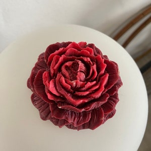 Big rose candle in several colors, rosecandle, wedding candle, weddinggift, rosebox, giftbox, summercandles, unique candles dark red