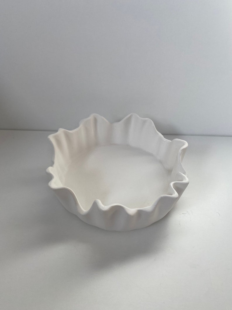 Waved bowl alabaster Schmuckschale/ Dekoschale, aesthetic wavy bowl, matte white bowl for jewelry or keys as well as decorative items Bild 4
