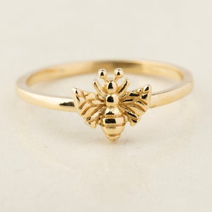 14K Gold Bumble Bee Ring / 14k Gold Bee Ring / Gold Animal Ring / Honey Bee Ring / Cute bee ring / Bridesmaids Gift / Gift For Her /