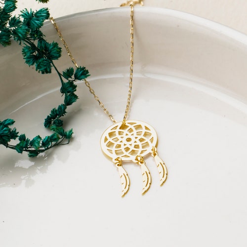 Gold Clover Necklace / Cute shops Necklace / 14k Gold Shamrock Necklace / Flower Necklace / Lucky Necklace / Gift For Her