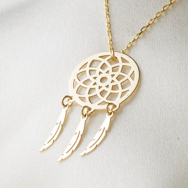 Gold Clover Necklace / Cute shops Necklace / 14k Gold Shamrock Necklace / Flower Necklace / Lucky Necklace / Gift For Her