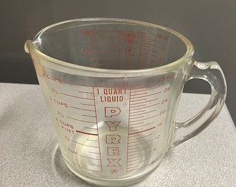  Pyrex (32 Oz) Measuring 4 Cup Glass, Clear, Red: Bake
