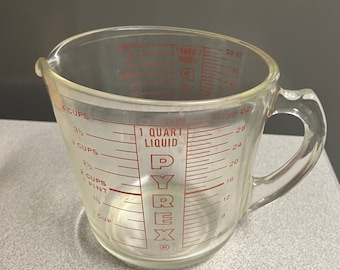 Vintage Pyrex Measuring cups 2 Red Letters clear glass