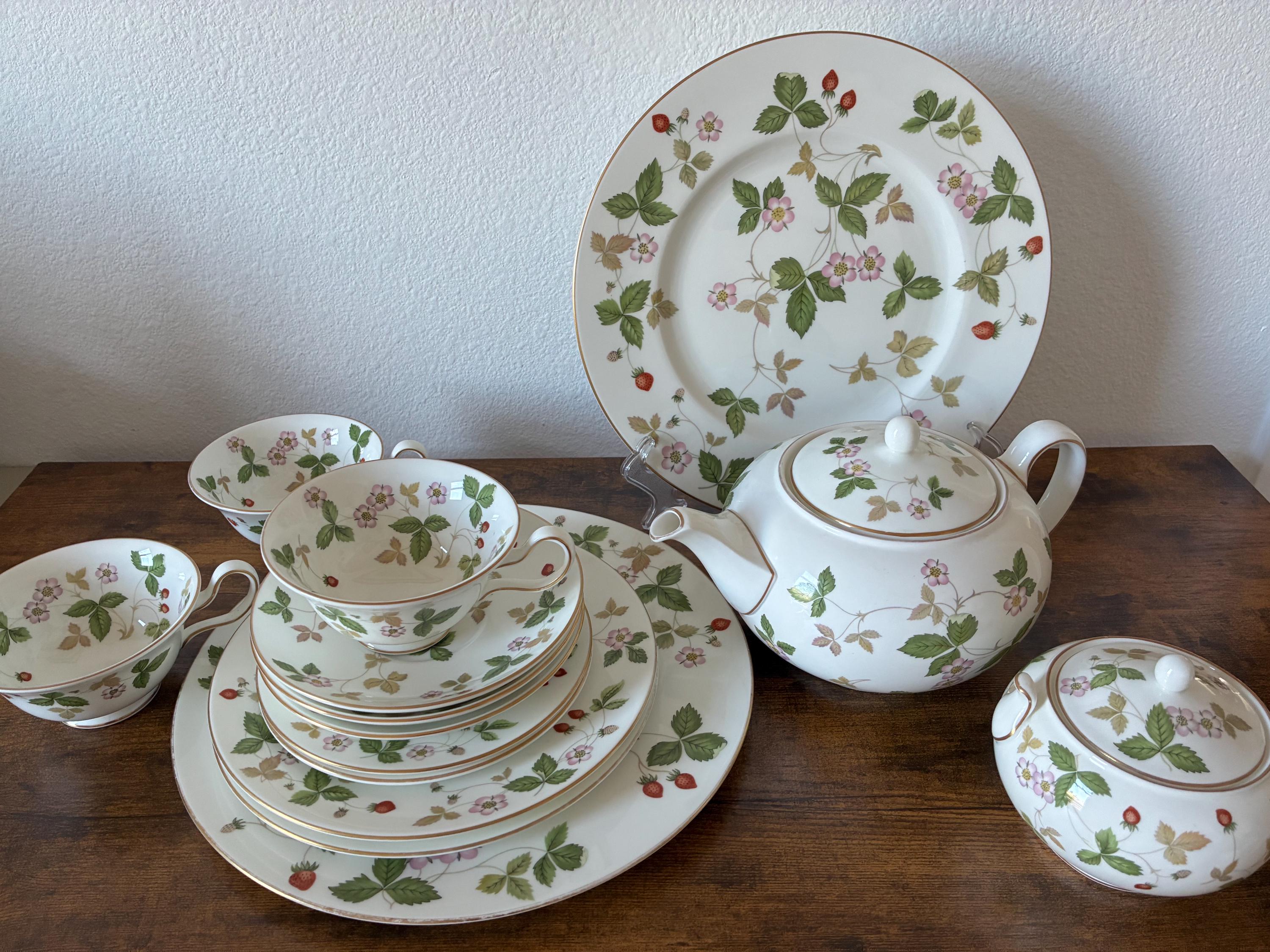 Wedgwood Strawberry and Vine - Etsy