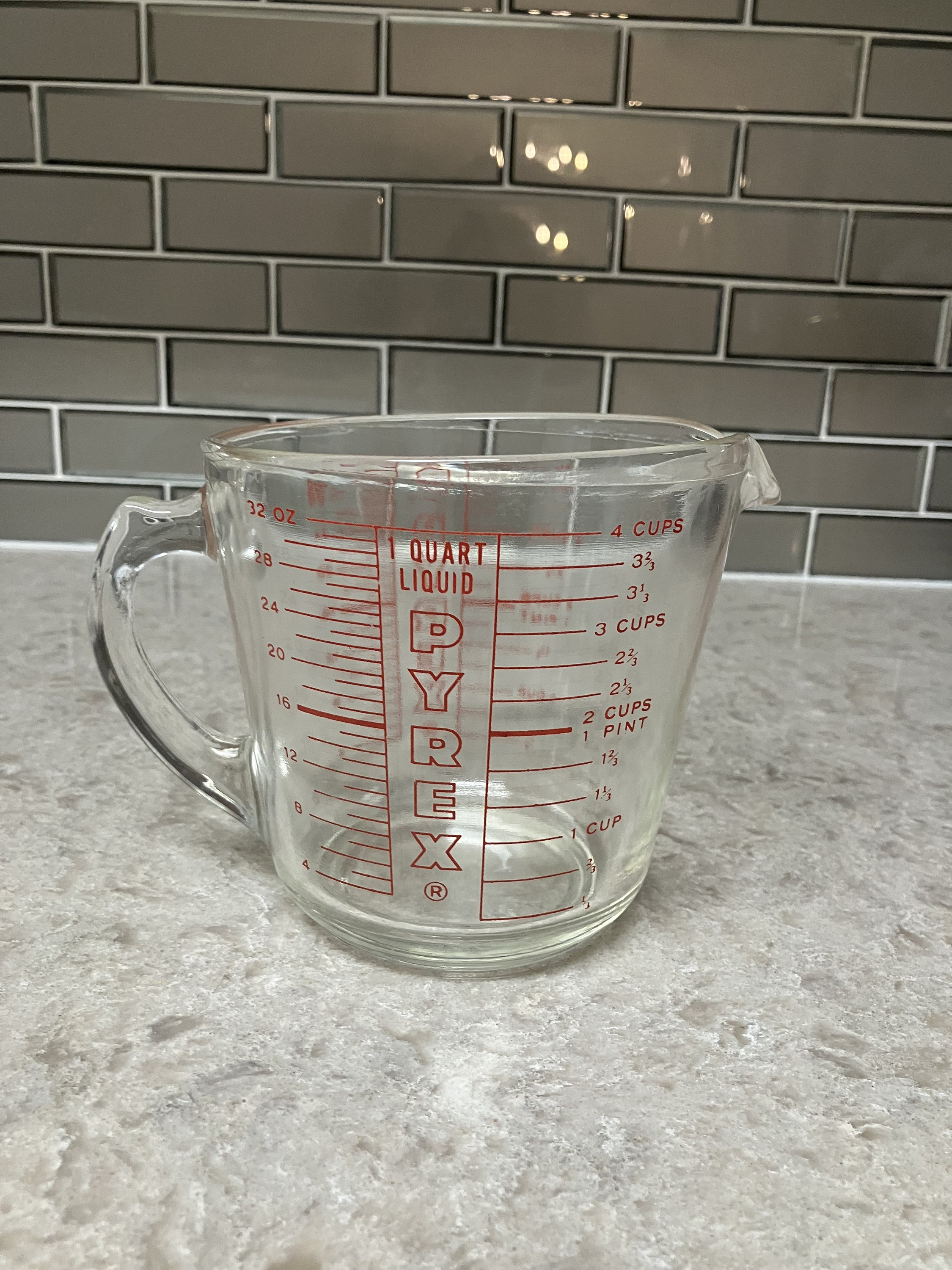 Glass Pyrex 4 Cup 1 Quart 32oz Glass Measuring Cup Red Print Handle & Pour  Spout