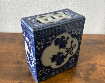 Vintage Chinese Blue and White Ceramic Foo Dog Theme Opium Pillow, Headrest