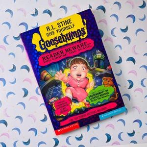 R.L. Stine Give Yourself Goosebumps #20 // Toy Terror: Batteries Included 1997 // Original Goosebumps // First Print // You Choose the Scare
