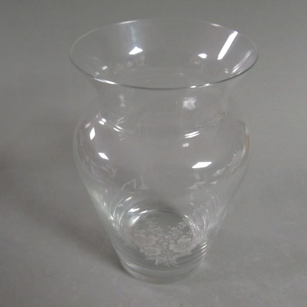 Vintage Avon Lead Crystal Vase with Etched Floral Bouquet from 1980s