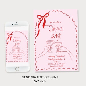 Op de afbeelding: Een roze en rode printbare uitnodiging van 12,7 x 17,8 cm voor een 21e verjaardagsfeest. De uitnodiging heeft een rode strik, twee handen die champagne glazen vasthouden en de tekst "you're invited to Olivia's 21st".