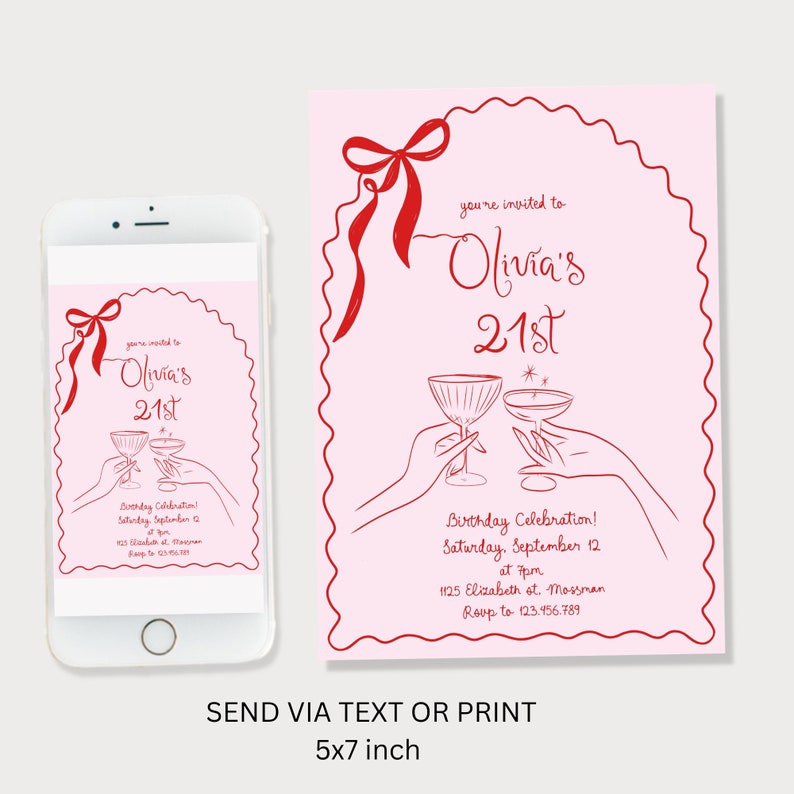 Op de afbeelding: Een roze en rode printbare uitnodiging van 12,7 x 17,8 cm voor een 21e verjaardagsfeest. De uitnodiging heeft een rode strik, twee handen die champagne glazen vasthouden en de tekst "you're invited to Olivia's 21st".