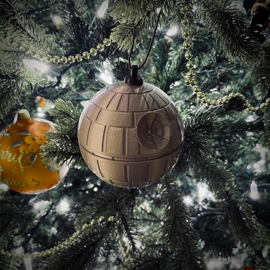 スワロフスキーSTARWARS-DEATH STARオーナメント Amazon.com: Swarovski Star Wars Death Star Crystal Hanging
