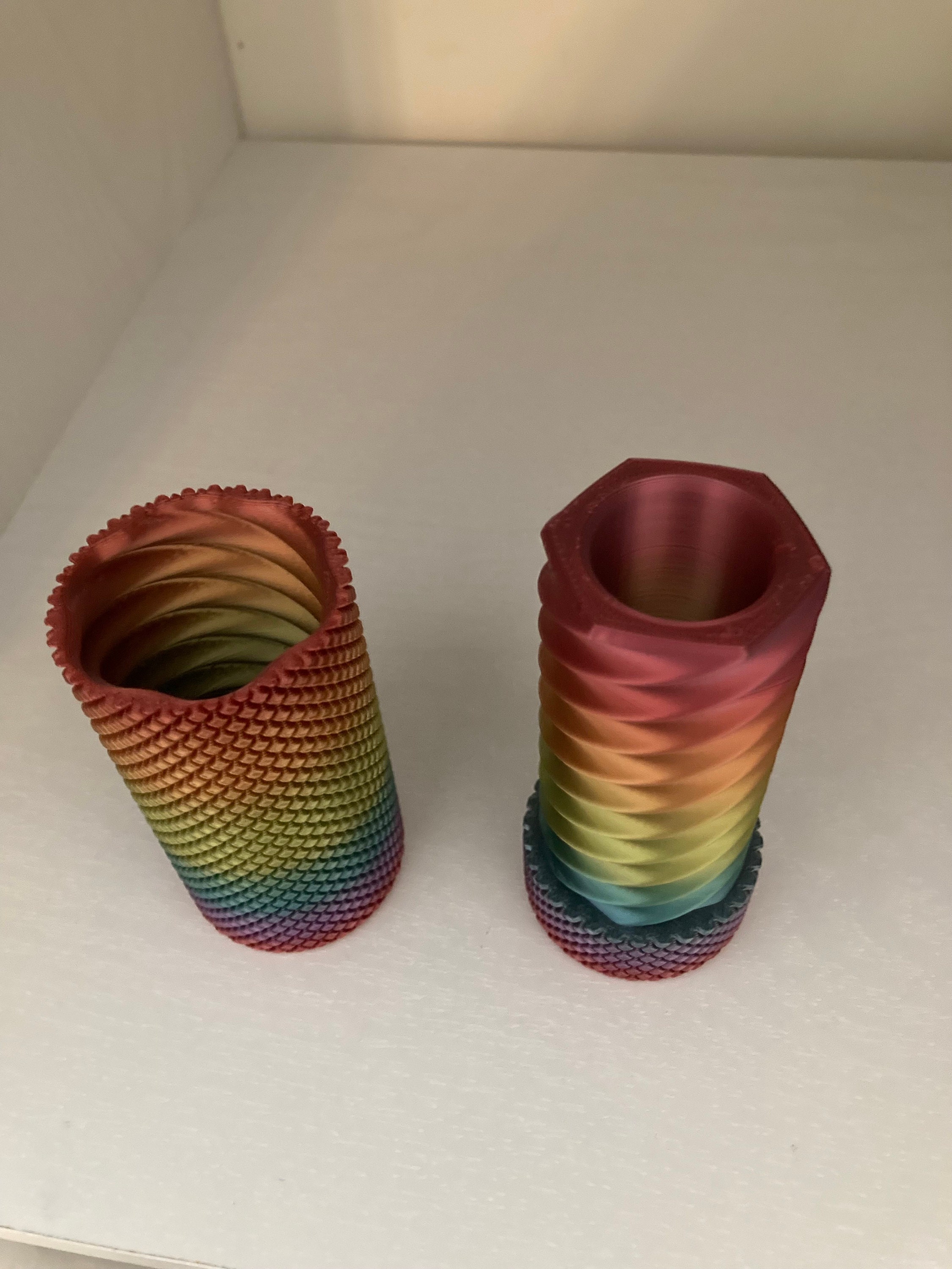 3d Printed Knurled Twist Container Self Closing Quarter Etsy