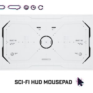 Pode incluir: Tapete de rato retangular branco com um design HUD de ficção científica. A almofada apresenta uma mira central, seções rotuladas e o texto "SCI-FI HUD MOUSEPAD". Ícones decorativos em estilo glitch no canto superior esquerdo.