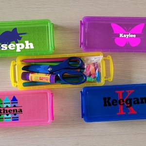 Gepersonaliseerde krijtdoos Terug naar schoolbenodigdheden Krijthouder Aangepaste schoolbenodigdhedendoos Schoolaccessoires Ambachtelijke opslag Kleuterschool
