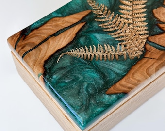 Green Wooden Keepsake Box, Personalized Memory Box with Fern, Custom Engraved Gift for Her, Anniversary Gift, Forest Inspired Box