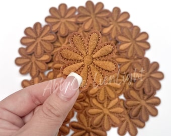 Daisy Iron On Patch: Chenille Embroidery Patch (1 inch)
