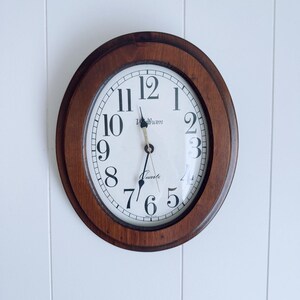 Waltham Quartz Oval Bubble Convex Glass Wall Clock Wood Frame Made in USA READ