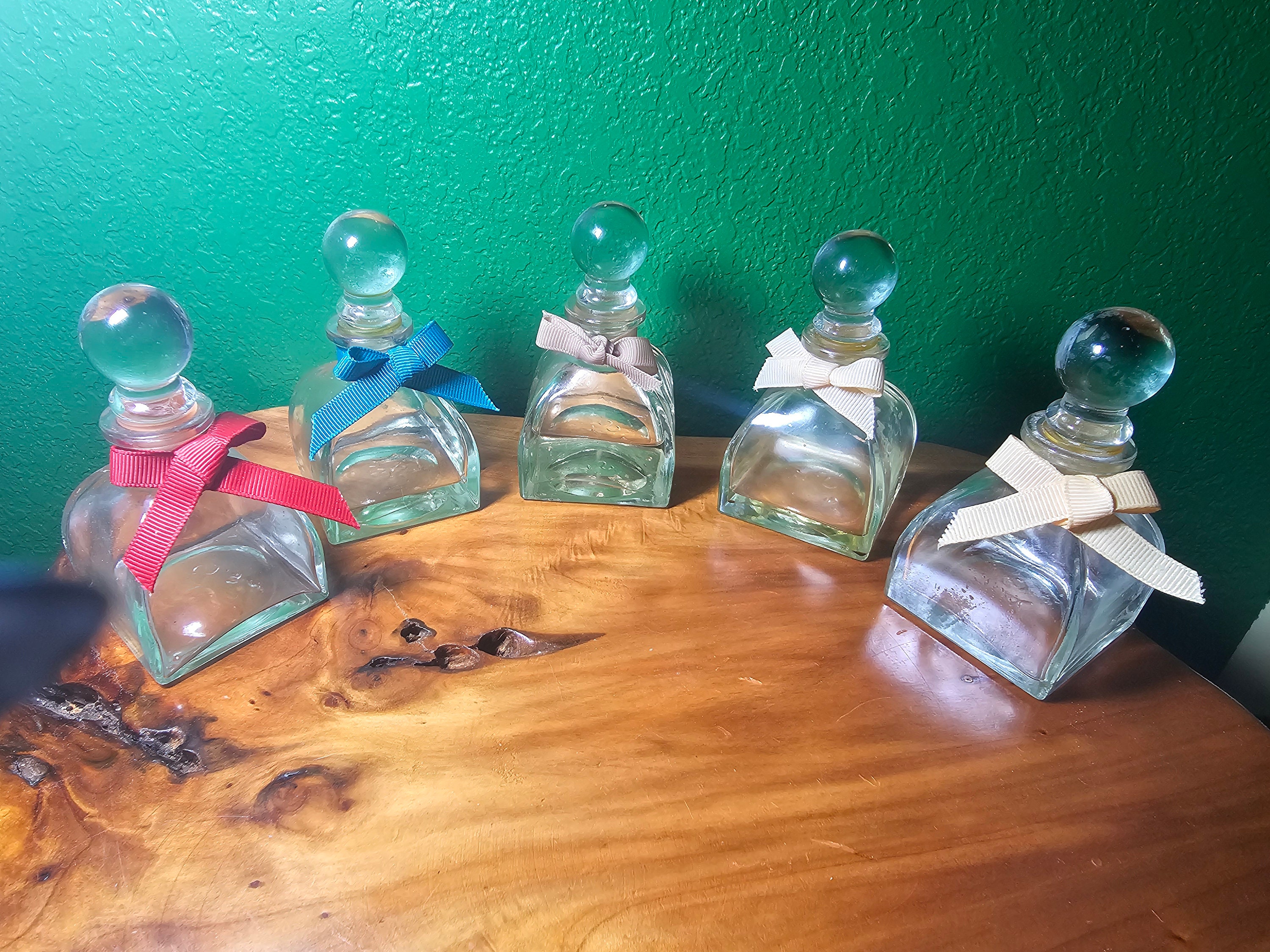 ストッパー付きヴィンテージ香水瓶5個セット - Etsy 日本