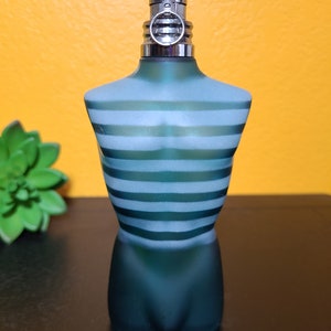 Bottiglia di profumo Jean Paul Gaultier Le Male degli anni '90