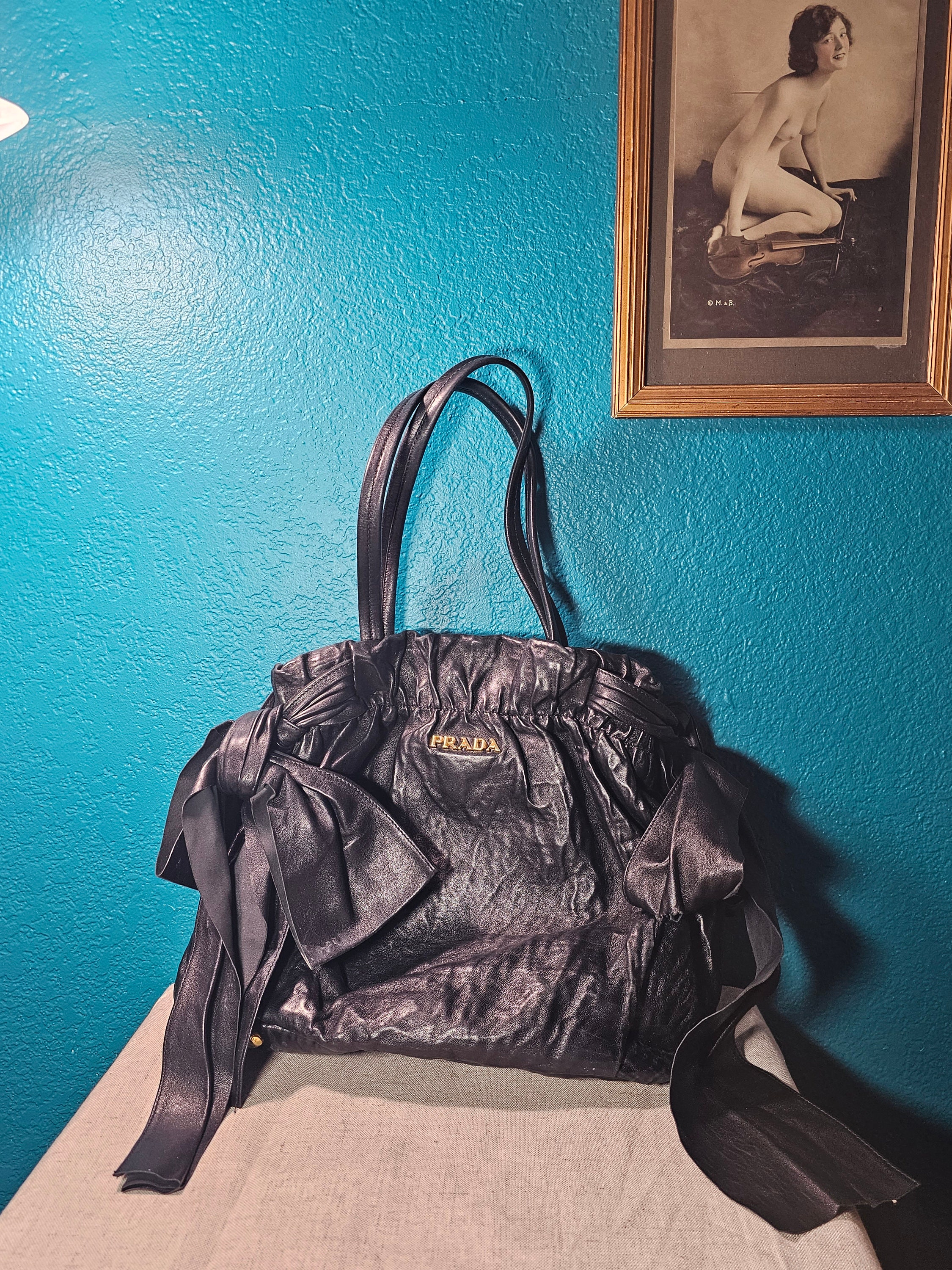 希少　prada プラダ　vintage leather hand bag Prada Vintage Leather Bow Bag - Etsy