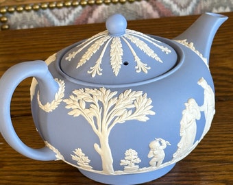 Vintage Wedgwood Jasperware theepot