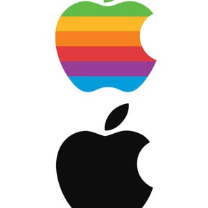 Op de afbeelding: Twee versies van het Apple-logo. De eerste is een regenboogkleurige appel met een hap uit de rechterkant. De tweede is een effen zwarte appel met een hap uit de rechterkant.