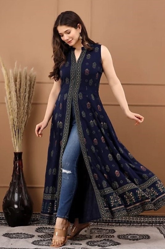 Kurti #side #cut #kurti #with #jeans Sleeveless front cut and long side cut  kurti in 2024 | Long kurti designs, Sleeves designs for dresses, Kurti  designs