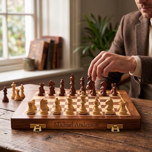 Gepersonaliseerde houten magnetische schaakset: opvouwbaar reisschaakbord, draagbaar schaakspel voor volwassenen en kinderen, klassiek houten schaakcadeau