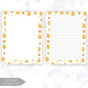 K&ouml;nnte beinhalten: Zwei Briefpapierb&ouml;gen mit Ostermotiv. Der Rand zeigt gelbe Ostereier, Schmetterlinge und Blumen. Ein Bogen ist leer, der andere hat liniertes Papier. Der Text "INSTANT DOWNLOAD" steht unten.