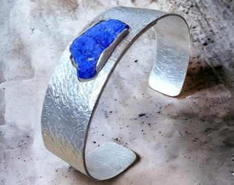 Handmade bangle with lapis lazuli made of 925 silver - A unique and stylish piece of jewellery