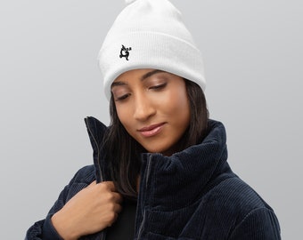 G22 White Bobble Beanie