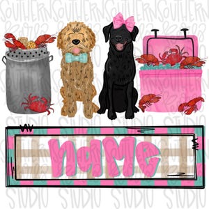 Op de afbeelding: Een digitale illustratie met een grijze metalen pan gevuld met rivierkreeftjes en maïs, een golden doodle met een lichtblauwe vlinderdas, een zwarte labrador met een roze strik en een roze koelbox met rivierkreeftjes. Onderaan een bord met name.