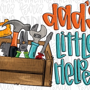 Könnte beinhalten: Eine Holzkiste mit verschiedenen Werkzeugen, darunter ein Hammer, eine Zange, eine Säge und ein Schraubenschlüssel. Der Text "dad's little helper" ist in Blau und Orange auf weißem Hintergrund geschrieben.