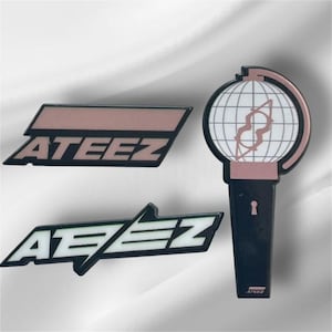 Ateez Pin Abzeichen Set
