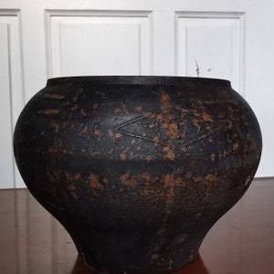 Vintage Cast Iron Cauldron, Old Oven Pot 2.5L - Outdoor Planters & Primitive Kitchen Decor
