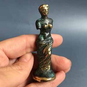 Bronze Figure of Venus with Antique Patina 7 cm