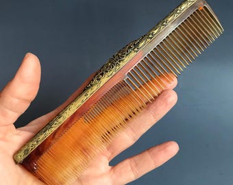 Vintage Plastic Comb Brush, Retro Hair Comb in Lace Frame