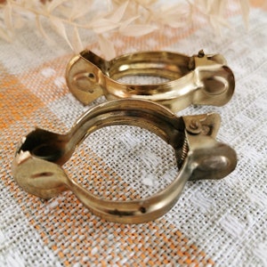 2 x Curtain Holders with Clips, Old Metal Holder-Ring, 1960s Vintage Farmhouse Decor