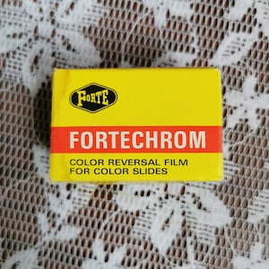 FORTECHROM Vintage Color Reversal Film for Color Slides, Expired 1987