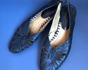 Zwarte leren pumps, oude pumps, vintage damesschoenen met lage hak jaren 90