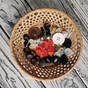 40 x Craft Mixed Size and Colored Buttons, Vintage Buttons Lot