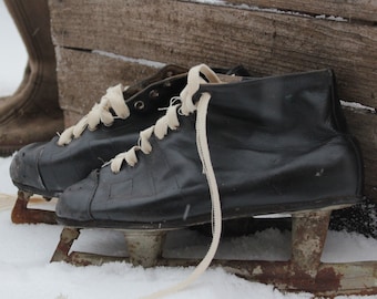 Pattini da ghiaccio sovietici d'epoca, stivali da hockey in pelle nera retrò, URSS 1965