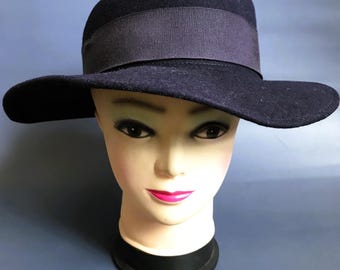 Vintage Womens Italian Angora Blend Hat Knit Wool Gimbels  display picture 3