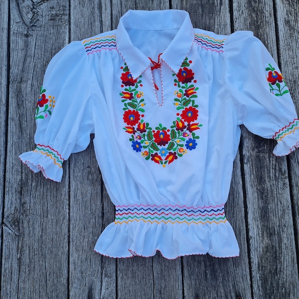 Hungarian hand embroidered white floral blouse, Matyo traditional handembroidered peasant smocked boho blouse M size