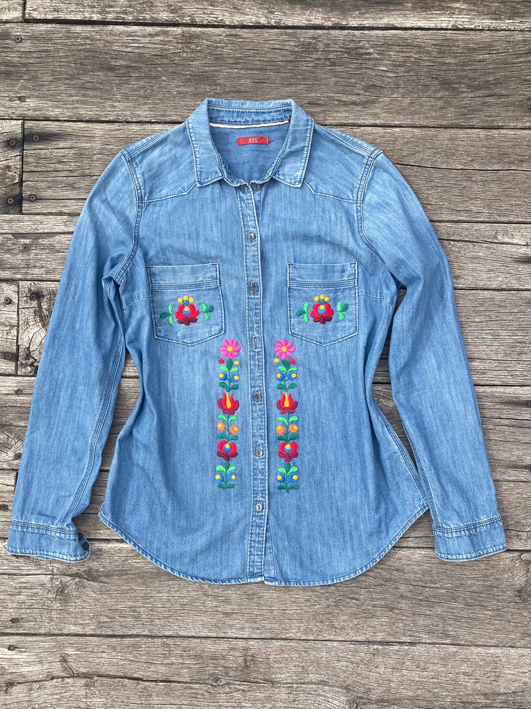 90's Ladies Light Blue Embellished Denim Shirt Embroidered Jean Top Small  Medium - Etsy Denmark