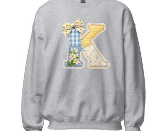 Sweater met patchwork letter K – Blauwe trui met polkadot initialen - Kentucky Sweater