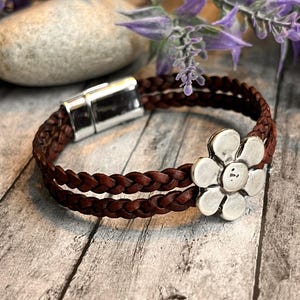 Brown Braided Leather & Daisy Cuff Bracelet, Brown Leather Cuff, Magnetic Clasp, Daisy Bracelet, Braided Leather, Custom Leather Bracelet,